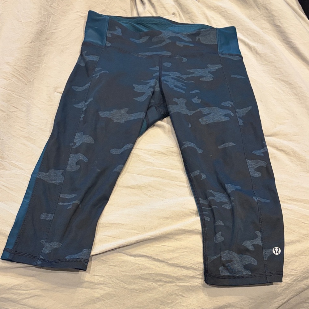 lululemon athletica Women’s Camo Cropped  Leggings - Blue